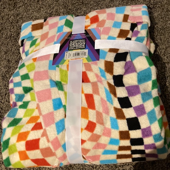 Pride robe - Picture 4 of 6